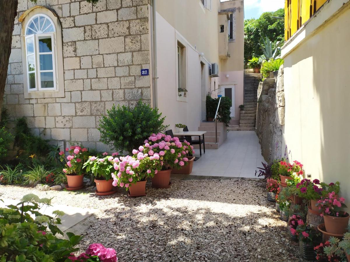 Apartments Rafaela Корчула Экстерьер фото